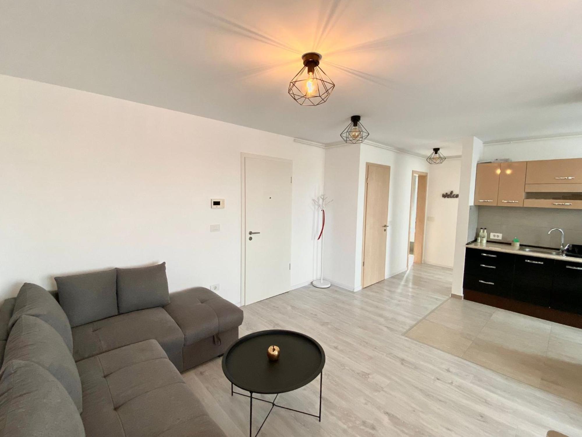 Jad - Luxury 3 Rooms & 2 Rooms Apartments In Kasper, Near Coresi Mall Brașov Exterior foto