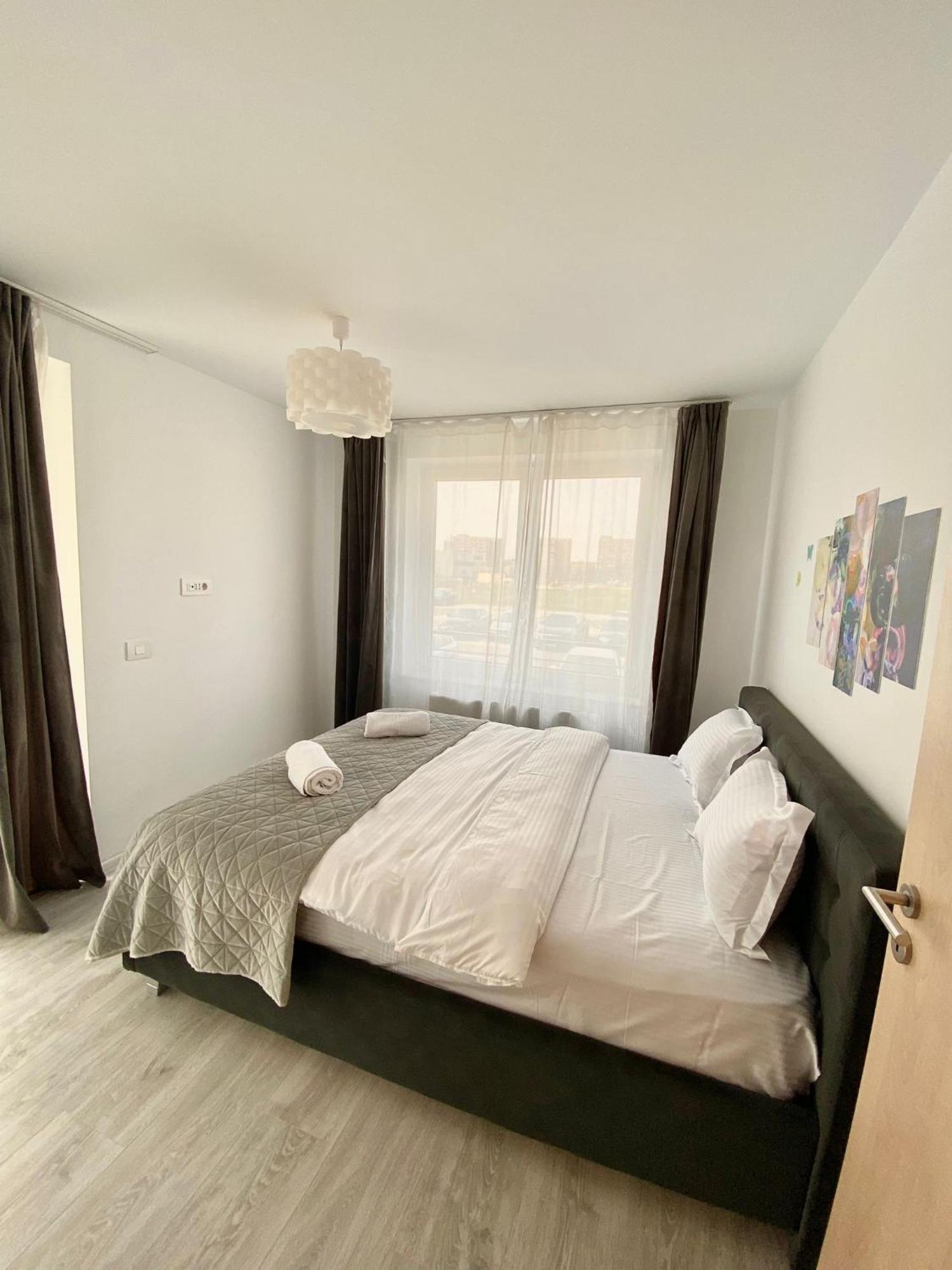 Jad - Luxury 3 Rooms & 2 Rooms Apartments In Kasper, Near Coresi Mall Brașov Exterior foto