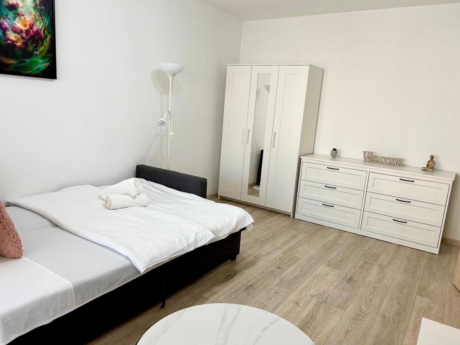 Jad - Luxury 3 Rooms & 2 Rooms Apartments In Kasper, Near Coresi Mall Brașov Exterior foto