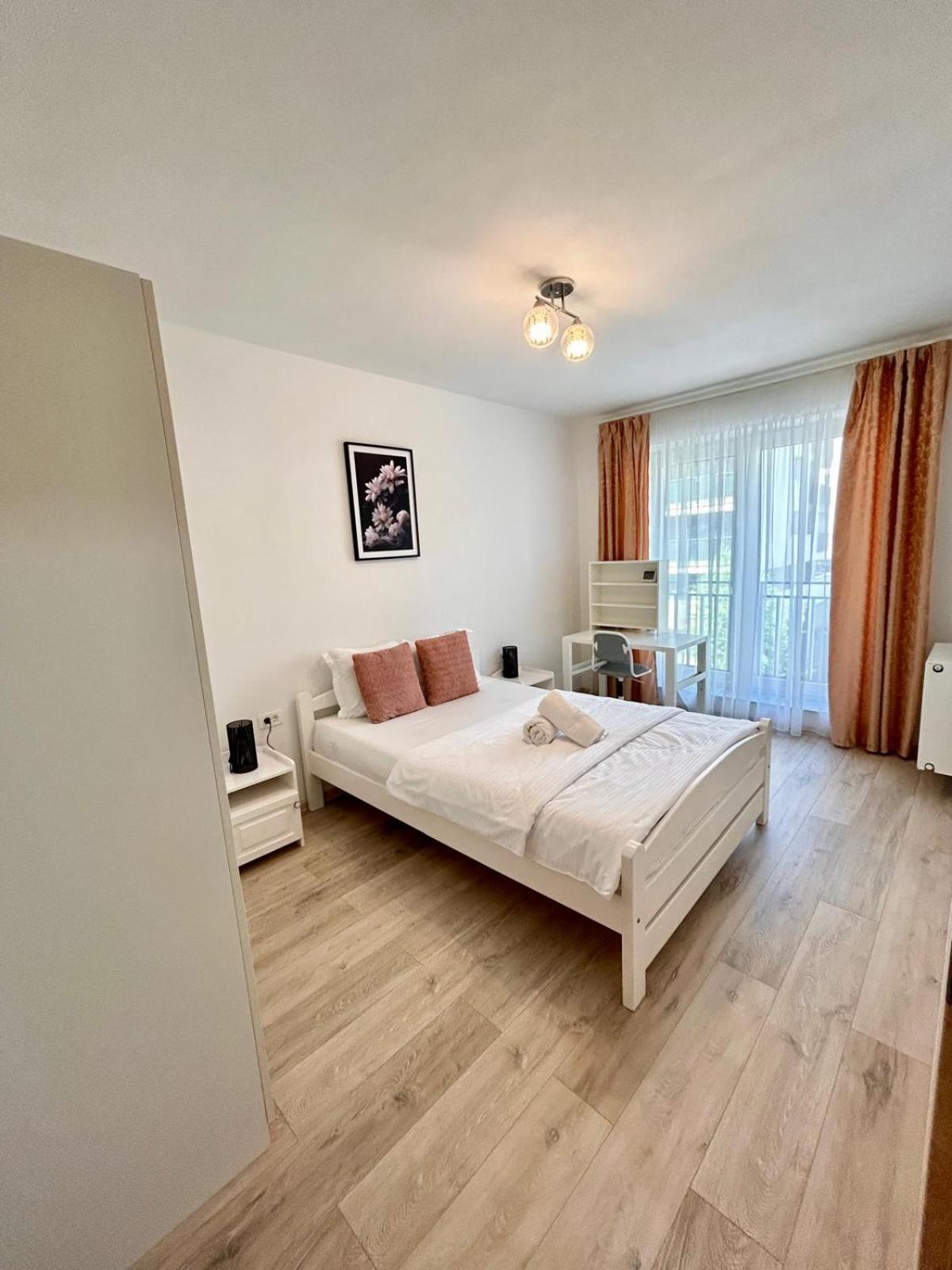 Jad - Luxury 3 Rooms & 2 Rooms Apartments In Kasper, Near Coresi Mall Brașov Exterior foto