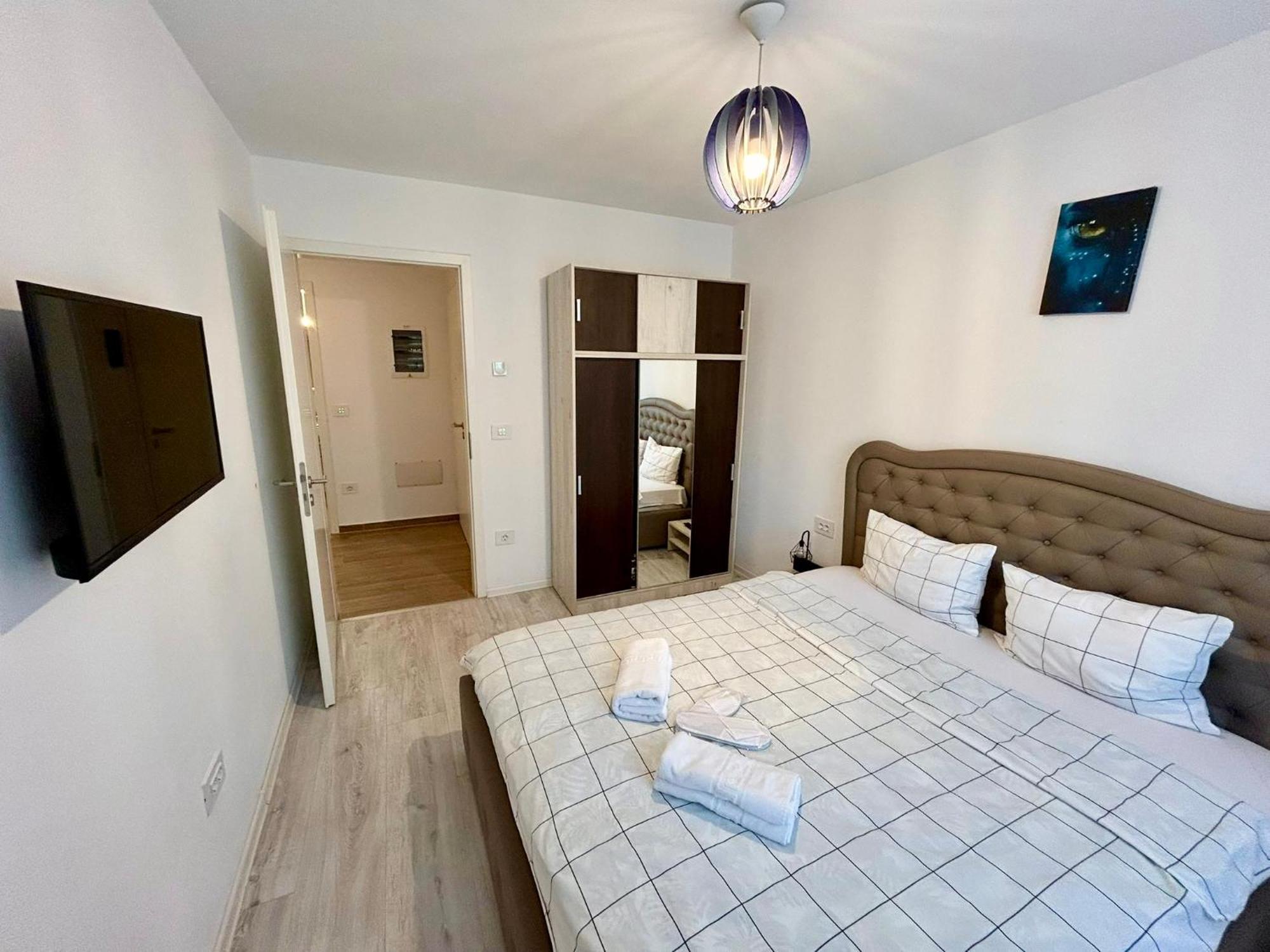 Jad - Luxury 3 Rooms & 2 Rooms Apartments In Kasper, Near Coresi Mall Brașov Exterior foto