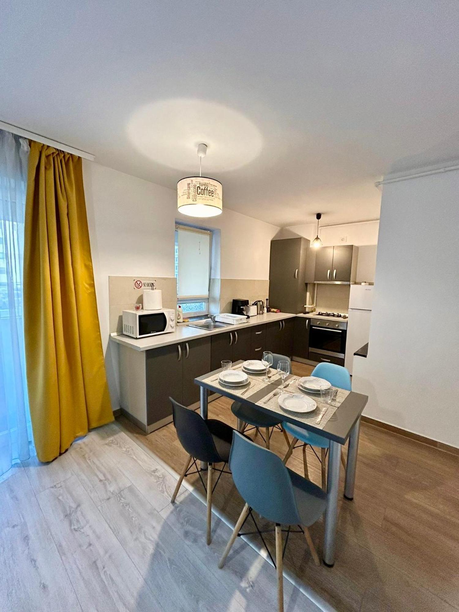 Jad - Luxury 3 Rooms & 2 Rooms Apartments In Kasper, Near Coresi Mall Brașov Exterior foto
