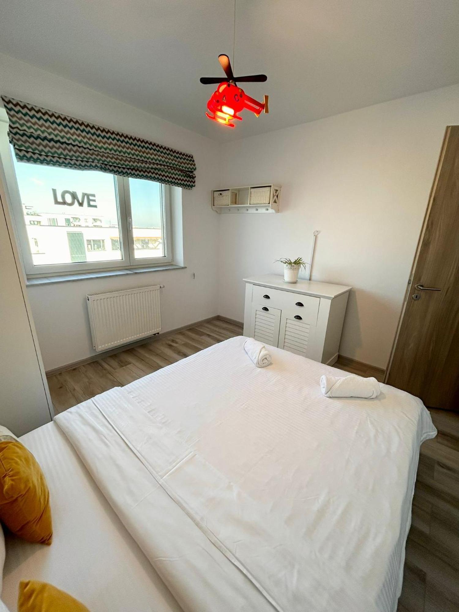 Jad - Luxury 3 Rooms & 2 Rooms Apartments In Kasper, Near Coresi Mall Brașov Exterior foto