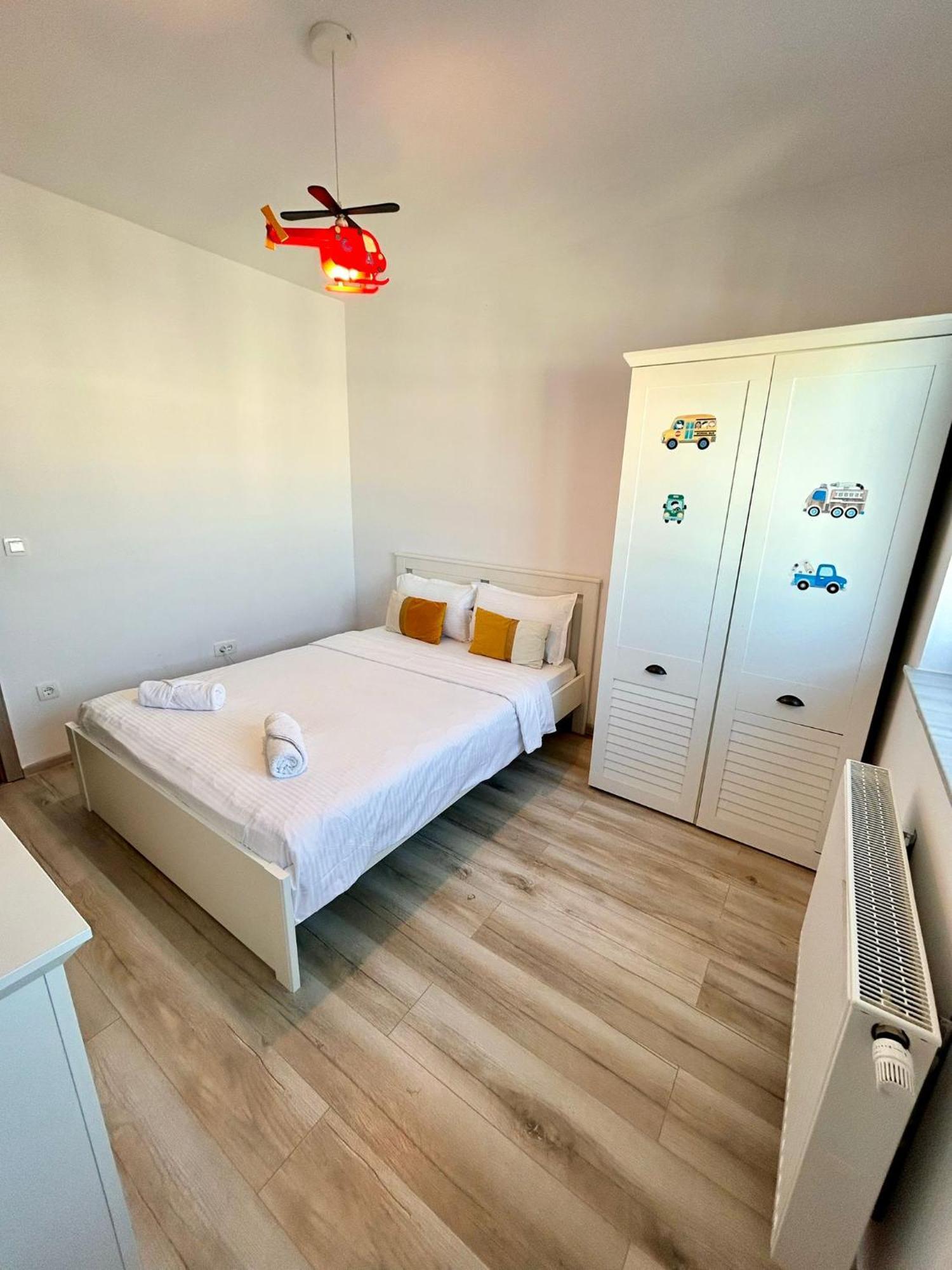 Jad - Luxury 3 Rooms & 2 Rooms Apartments In Kasper, Near Coresi Mall Brașov Exterior foto