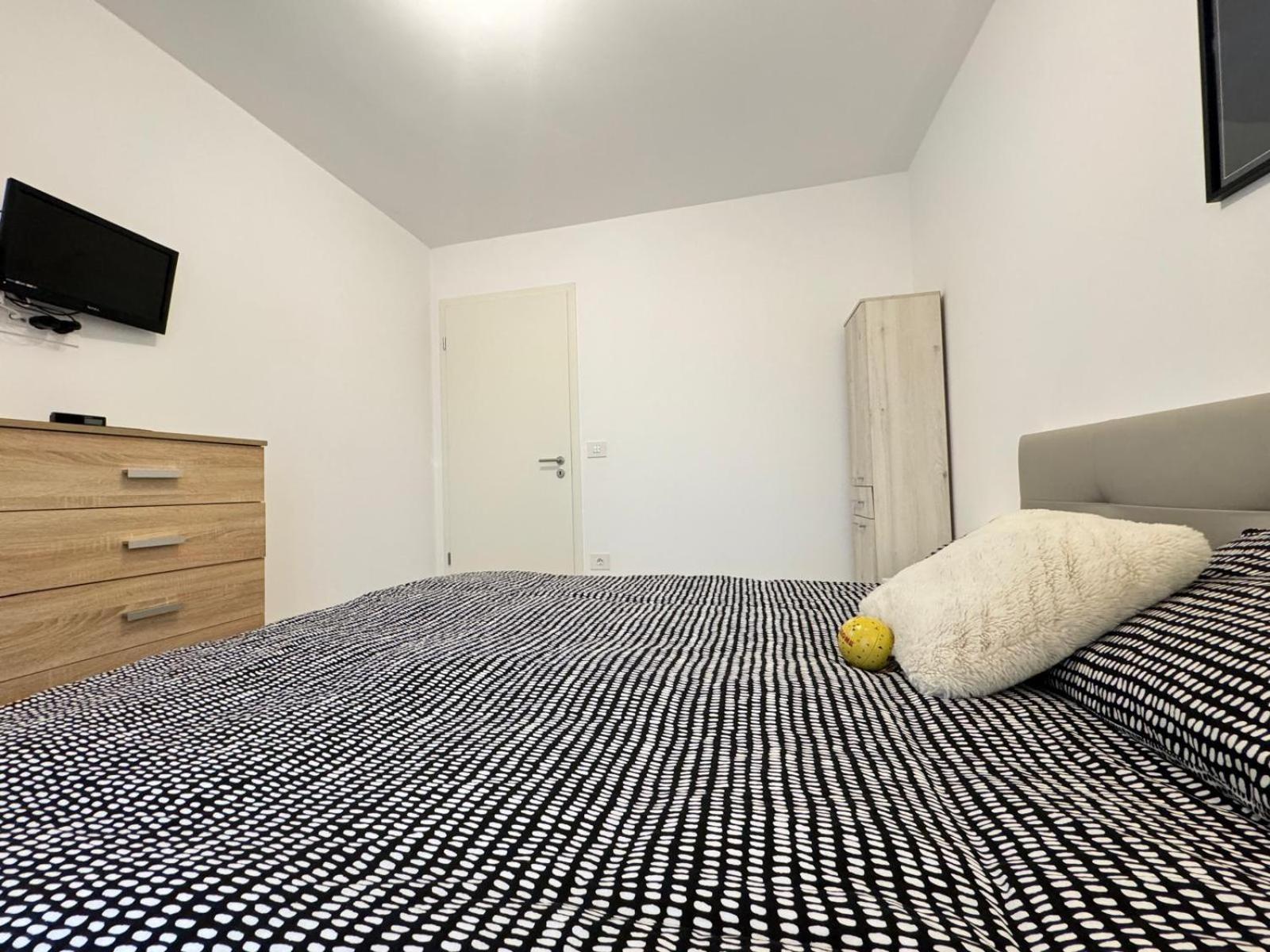 Jad - Luxury 3 Rooms & 2 Rooms Apartments In Kasper, Near Coresi Mall Brașov Exterior foto